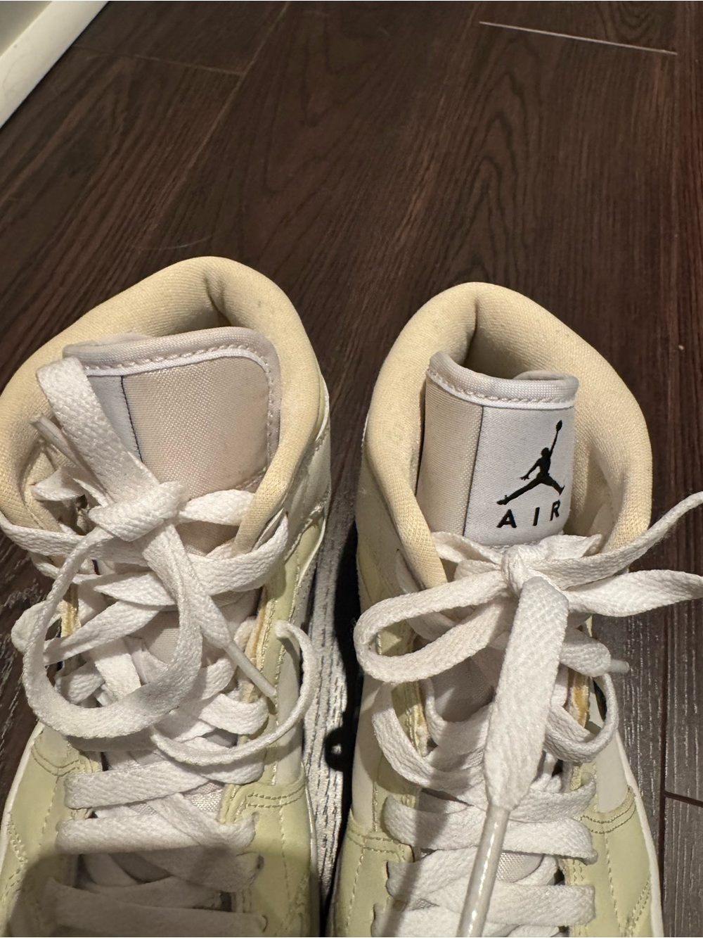 Nike Air Jordan 1 Mid Sneakers - Picture 4 of 6